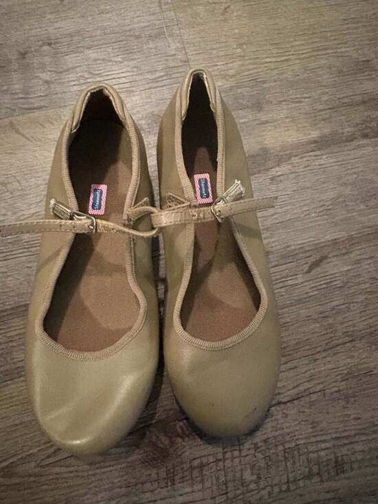 Steinmetz Other - Steinmetz Kids Tap Shoes Tan Size 1.5M